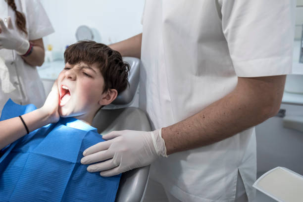 Best Emergency Tooth Extraction  in Cedar Falls, IA